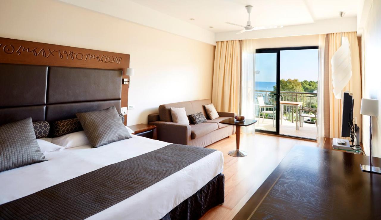 Insotel Fenicia Prestige Suites & Spa ซานตาเอวเลเรียเดสริว ภายนอก รูปภาพ