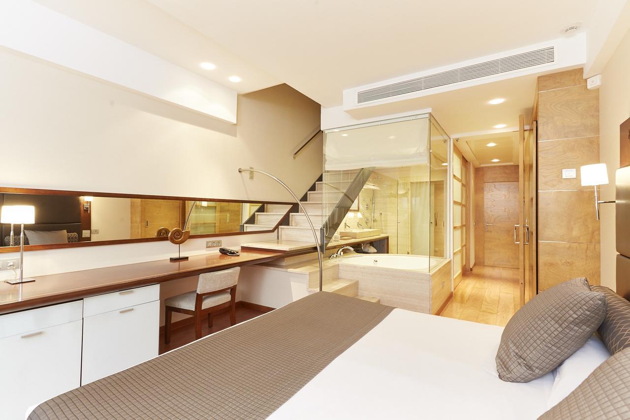 Insotel Fenicia Prestige Suites & Spa ซานตาเอวเลเรียเดสริว ภายนอก รูปภาพ