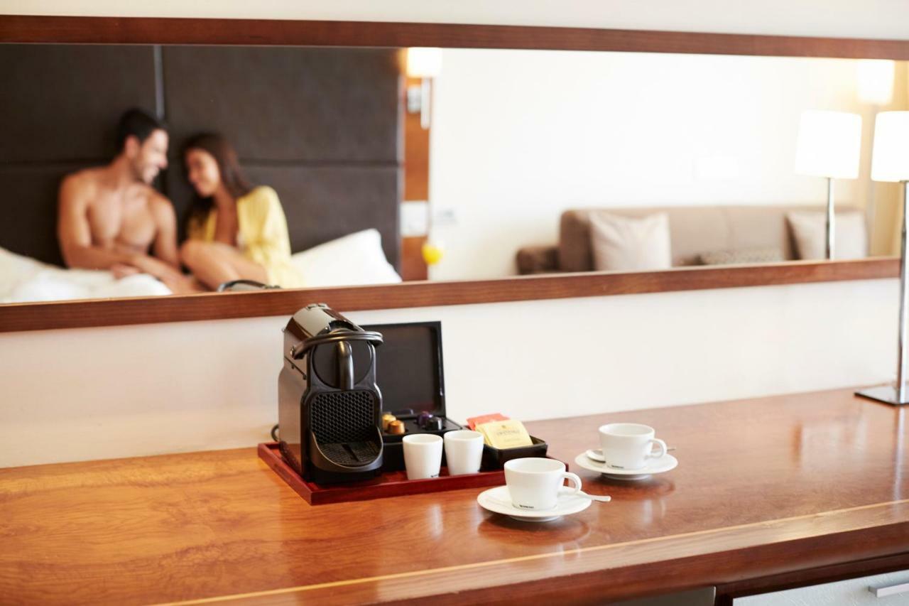 Insotel Fenicia Prestige Suites & Spa ซานตาเอวเลเรียเดสริว ภายนอก รูปภาพ